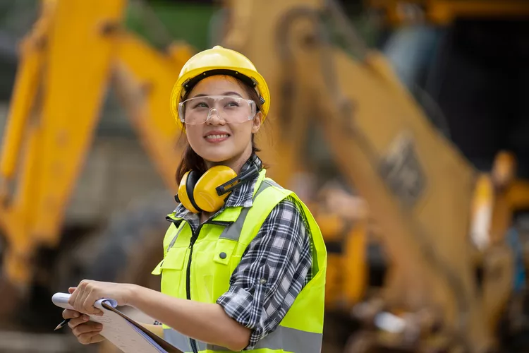 Women in Construction: Top Opportunities for Building a Successful Career